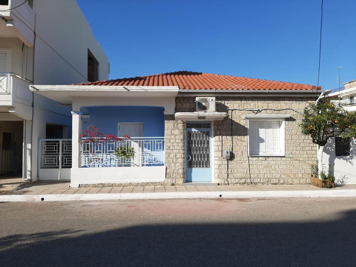 Villa Ανακαινισμενη Μονοκατοικια 125 Τμ Στο Κεντρο Με Κηπο Mesolóngion Exterior foto