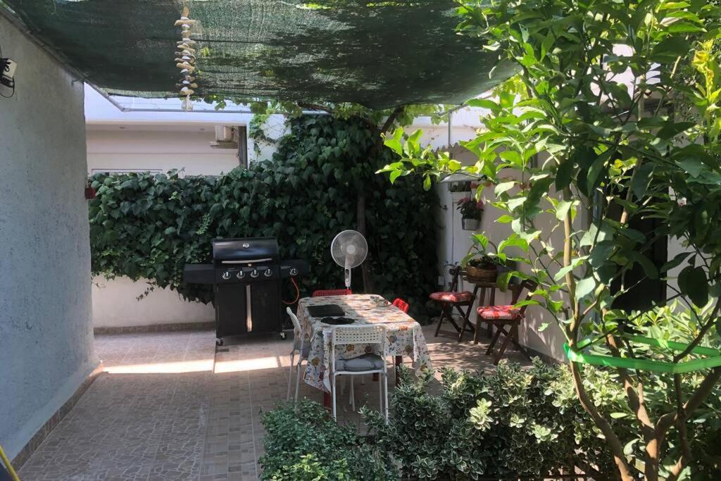 Villa Ανακαινισμενη Μονοκατοικια 125 Τμ Στο Κεντρο Με Κηπο Mesolóngion Exterior foto