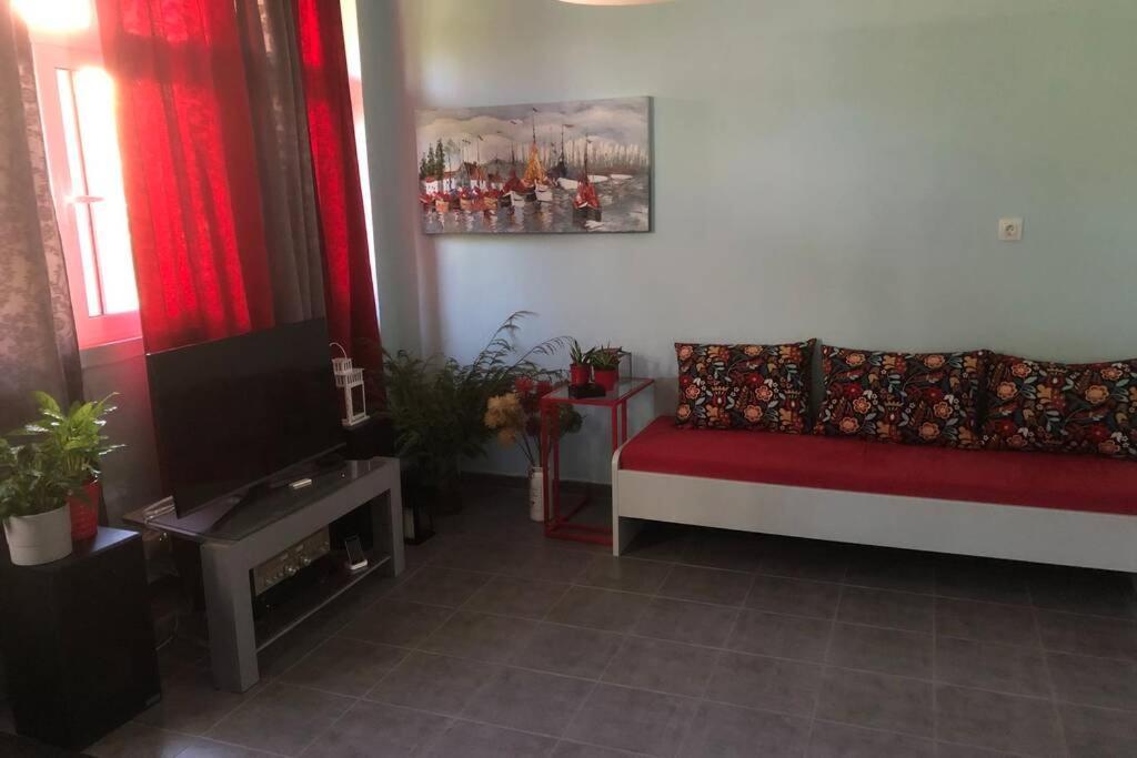 Villa Ανακαινισμενη Μονοκατοικια 125 Τμ Στο Κεντρο Με Κηπο Mesolóngion Exterior foto